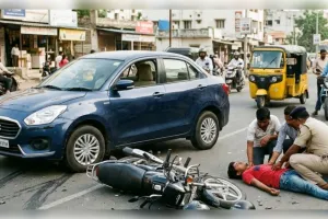  तेज रफ्तार कार ने बाइक सवार युवकों को मारी टक्कर, हालत गंभीर
