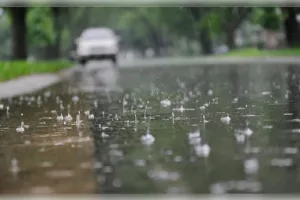 बंगाल में आज भारी बारिश, 17 अगस्त को रेड अलर्ट
