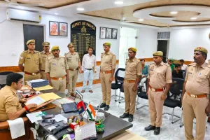 पुलिस अधीक्षक संतकबीरनगर द्वारा यूपी-112 की असंतुष्ट फीडबैक की समीक्षा