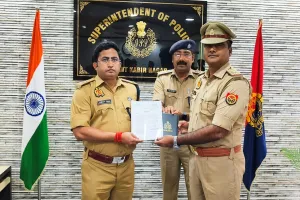 उत्कृष्ट कार्य करने वाले पुलिसकर्मी प्रशस्ति पत्र एवं नगद पुरस्कार से सम्मानित