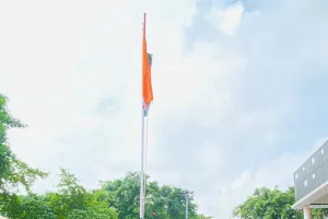 80वें स्वतंत्रता दिवस पर मा. नगर विकास एवं ऊर्जा मंत्री श्री ए.के. शर्मा ने कम्युनिटी हॉल मऊ में किया ध्वजारोहण।