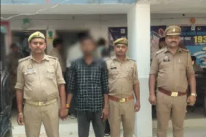 चोरी का ई-रिक्सा के साथ 01 अभियुक्त गिरफ्तार