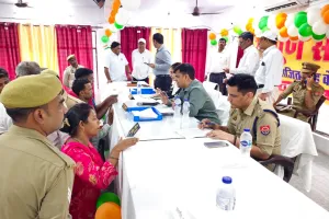 सीडीओ एवं एसपी ने समाधान दिवस में सुनी शिकायतें, 06 शिकायतों का हुआ निस्तारण
