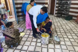 देर शाम कस्तूरबा विद्यालय पहुंचे सीडीओ, महीनों से गायब शिक्षिका पर गिरी गाज