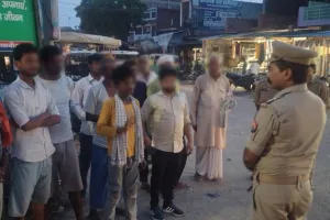 बारावफात पर्व को लेकर महुली पुलिस का गांव-गांव जनसंवाद