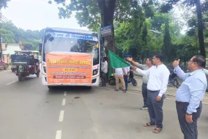 सीडीओ ने पान उत्पादक कृषकों के दल को हरी झण्डी दिखाकर किया रवाना
