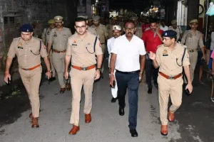 बारावफात के अवसर पर निकलने वाले जुलूस मार्ग का डीएम एसएसपी ने किया पैदल गस्त
