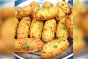 सुबह नाश्ते में बना लें बेसन-सूजी के टेस्टी कटलेट