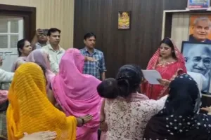 दातागंज में नशे के खिलाफ दिलाई शपथ, बालिका सुरक्षा पर हुई गोष्ठी 