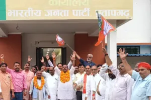 अमर पाल मौर्य के राष्ट्रीय अध्यक्ष ओबीसी मोर्चा बनने पर भाजपा कार्यालय में जश्न