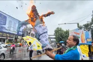 रालोद छात्र सभा ने फूंका अखिलेश का पुतला