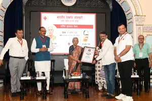 राज्यपाल ने भारतीय रेडक्रॉस सोसायटी को किया सम्मानित
