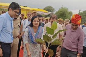 बीजलपुर नर्सरी में जिला स्तरीय वन महोत्सव, 500 से अधिक पौधों का रोपण