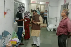 मासूम से दरिंदगी की घटना पर हॉस्पिटल पीड़ित परिवार से मिलने पहुंचे राजा राज राजेश्वर सिंह