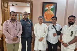 गोरखनाथ मंदिर के मुख्य व्यवस्थापक द्वारिका तिवारी को जन्मदिन की बधाई