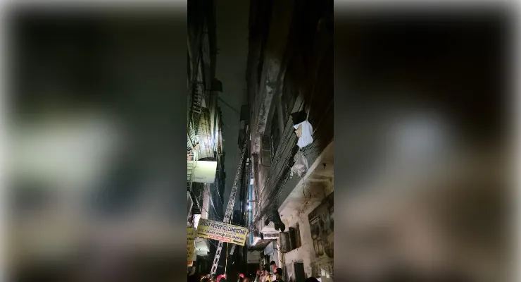 गोविंदपुरी: पांच मंजिला इमारत में लगी आग ने ली तीन लोगों की जान, दो गंभीर घायल 