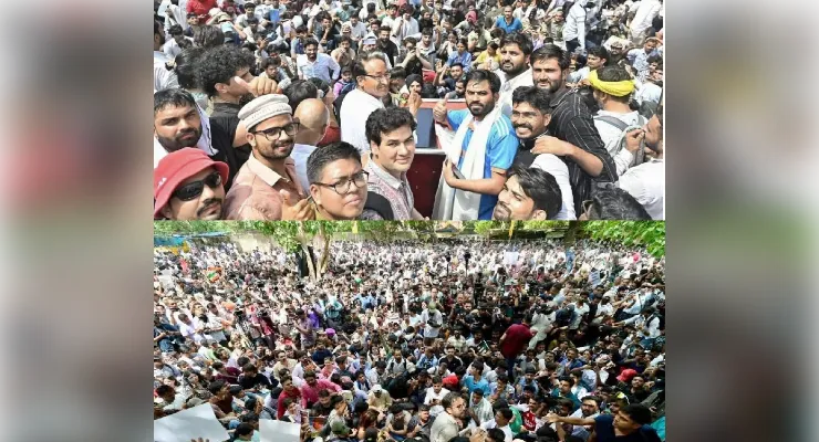 कॉकरोच पार्टी की एंट्री से बढ़ी राजनीतिक हलचल, भीड़ और जोश ने खींचा ध्यान