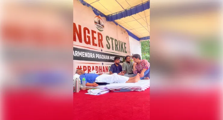 दिल्ली में भूख हड़ताल पर बैठे सोनम वांगचुक के समर्थकों ने भी रखा एक दिन का उपवास