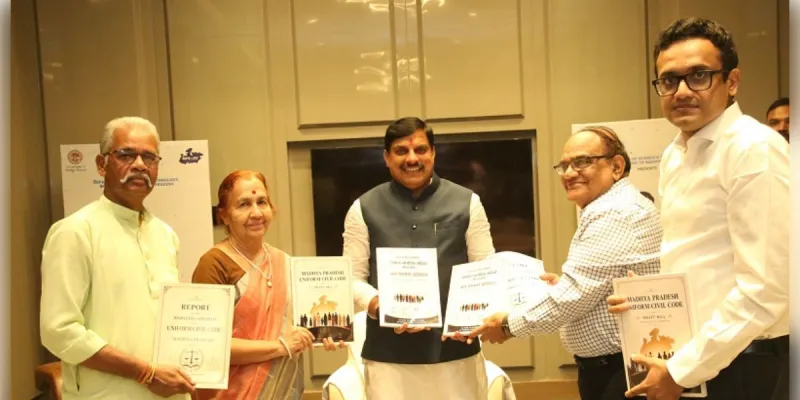  बिना रजिस्ट्रेशन लिव-इन में रहना होगा अपराध, समिति ने मुख्यमंत्री को सौंपा यूसीसी का फाइनल प्रतिवेदन