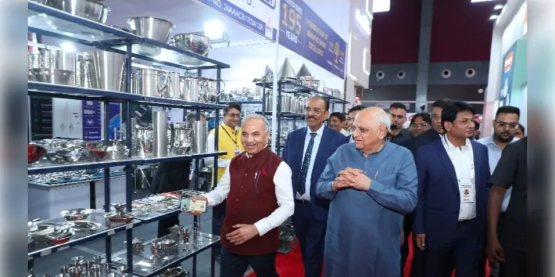 'वाइब्रेंट इंडिया स्टेनलेस स्टील एग्जीबिशन-2026' पहुंचे सीएम भूपेंद्र पटेल, उद्योग जगत को दिया बढ़ावा