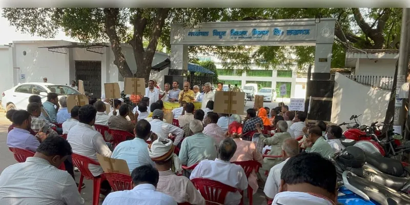 बिजली कर्मचारियों के उत्पीड़न पर संघर्ष समिति ने जताई नाराजगी