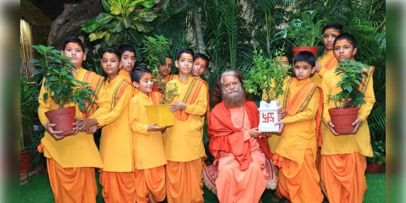 स्वामी चिदानन्द का आह्वान- कांवड़ यात्रा बने हरित और प्लास्टिक मुक्त अभियान