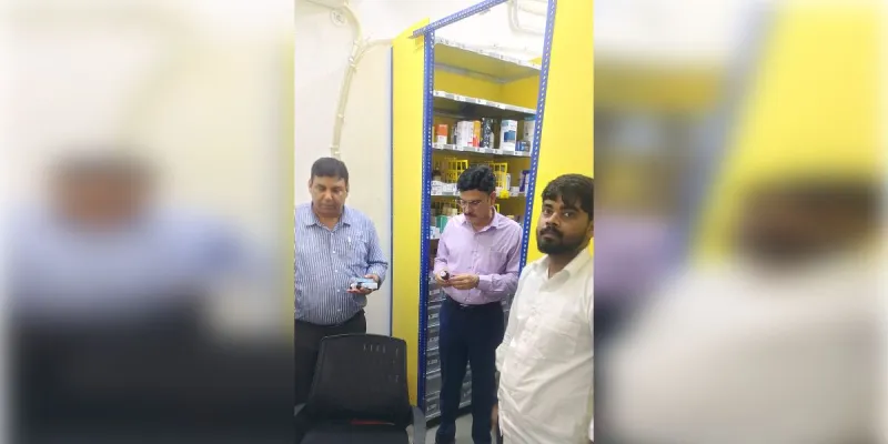 औषधि विभाग की टीम ने दवा स्टोर पर मारा छापा, लगाई रोक
