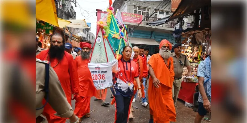 2036 ओलंपिक की मेजबानी की कामना के साथ रेखा आर्य ने उठाई कांवड़