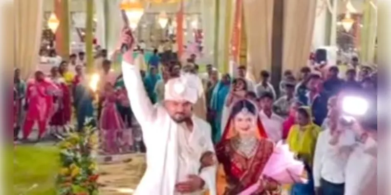 शादी समारोह में दूल्हे का हवाई फायरिंग वीडियो वायरल; मुकदमा दर्ज