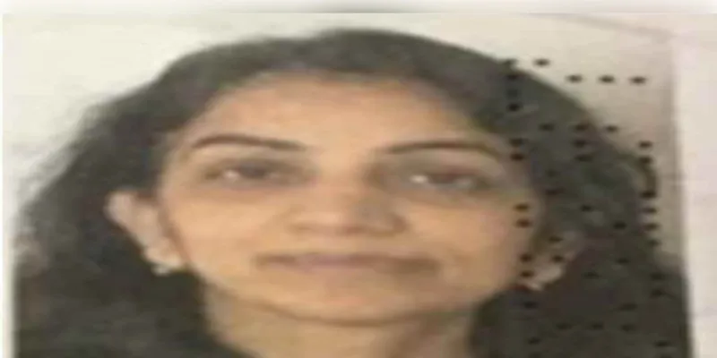 नेपाल त्रासदी में बही इमारत: डॉ. मीना गुप्ता समेत 80 मानसरोवर यात्री लापता