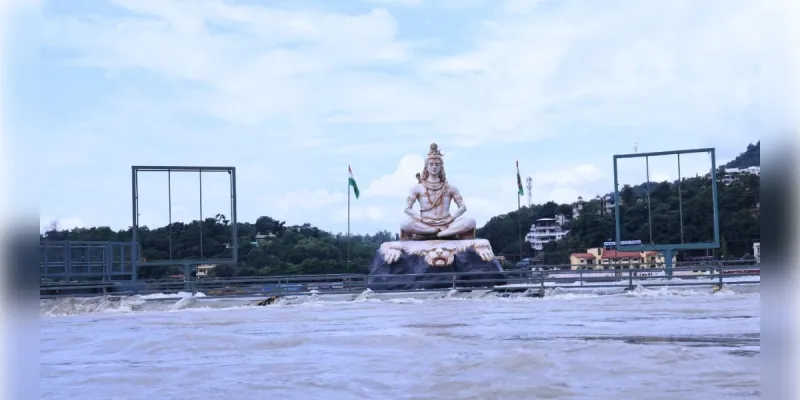 परमार्थ गंगा तट पर मानसून के आगमन की दिखी दिव्य धारा