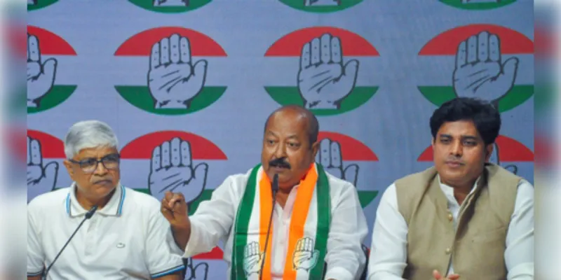 आसिम वकार ने छोड़ी AIMIM, कांग्रेस में शामिल