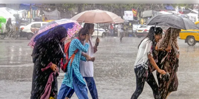 मध्य प्रदेश में भारी बारिश का अलर्ट, कई जिलों में बाढ़ जैसे हालात