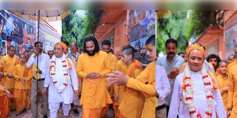 परमार्थ निकेतन में गौवत्स राधाकृष्ण के आगमन पर भव्य स्वागत