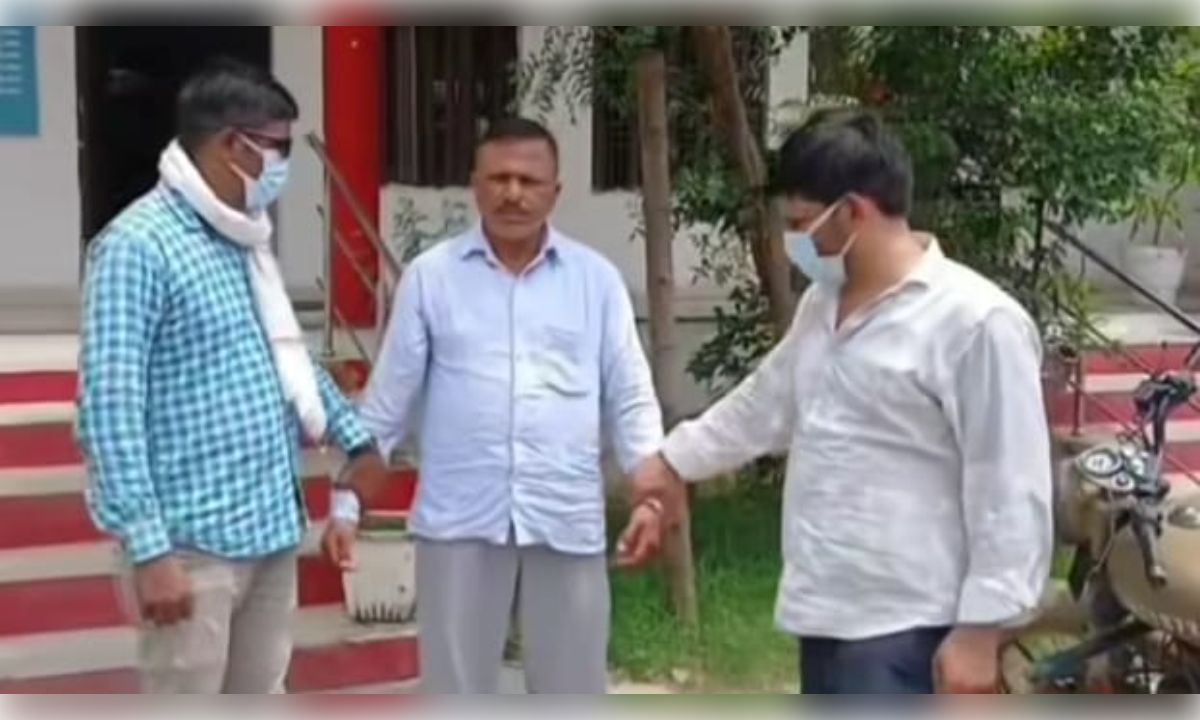 नगरपालिका के अमीन को एक लाख रुपए रिश्वत लेते रंगे हाथ एंटी करप्शन ने पकड़ा