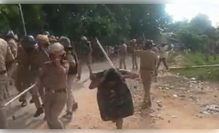 अंबेडकर प्रतिमा विवाद: तीसरे दिन भी लबकनी गांव में तनाव, सात नामजत 70 अज्ञात पर केस दर्ज