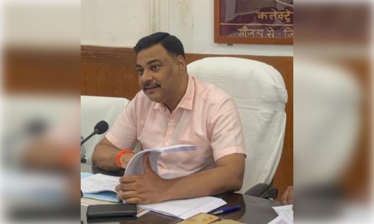 चीनी का तय सीमा से अधिक स्टॉक मिला तो होगी कार्रवाई : डीएम