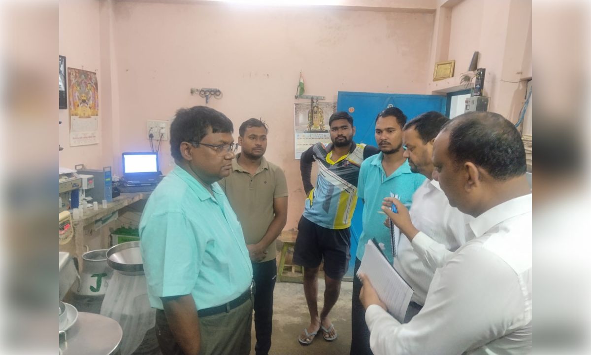 नव नियुक्त प्रबन्ध निदेशक ने पराग दुग्ध केन्द्रों का किया निरीक्षण
