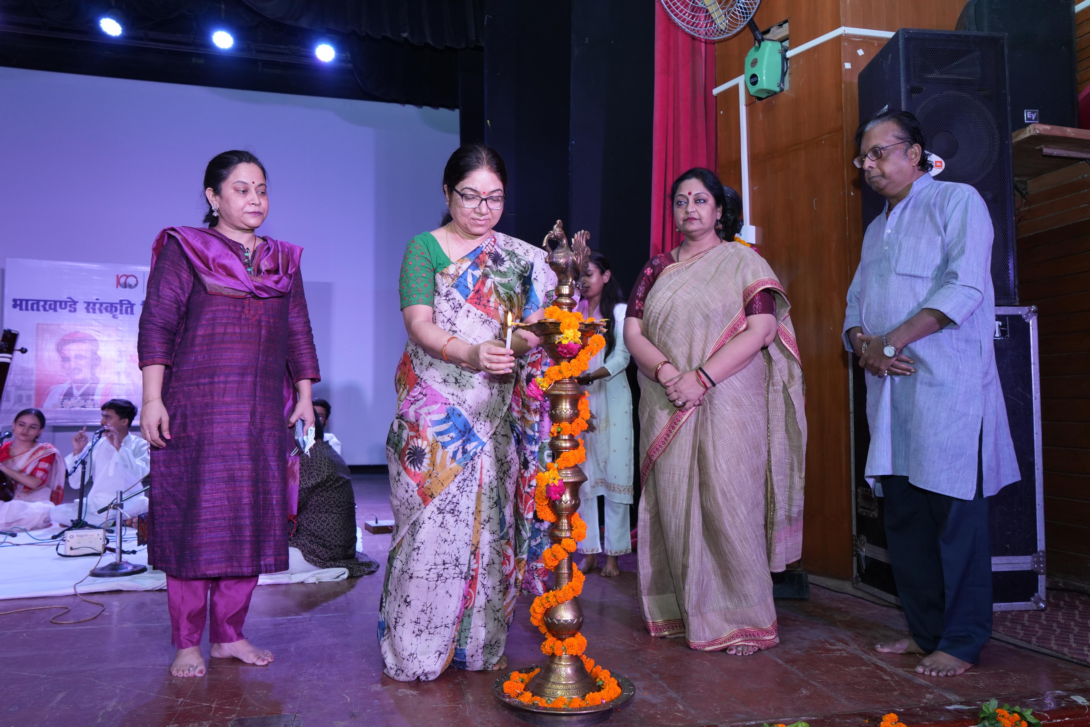 भातखण्डे विवि में मनाई गई पंडित विष्णु नारायण भातखण्डे की जयंती