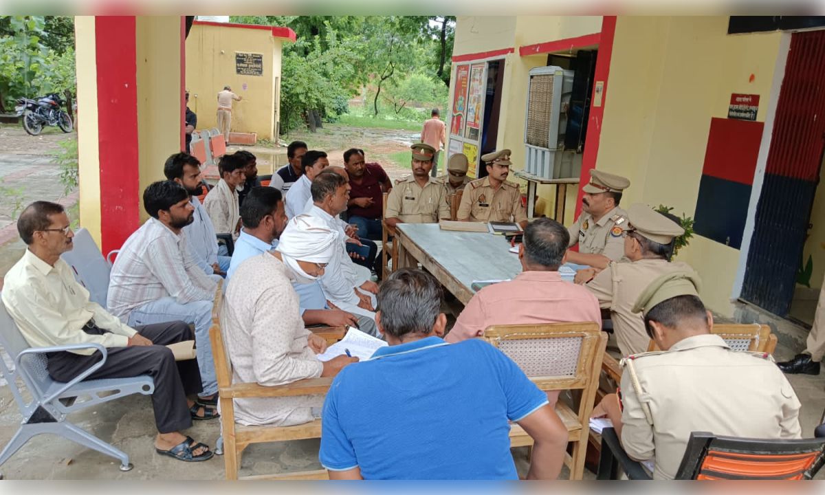 निगोहां थाने में आगामी बाराफवात व रक्षाबन्धन त्यौहार को लेकर पीस बैठक
